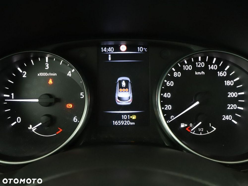 Nissan Qashqai 1.6 DCi N-Connecta - 23