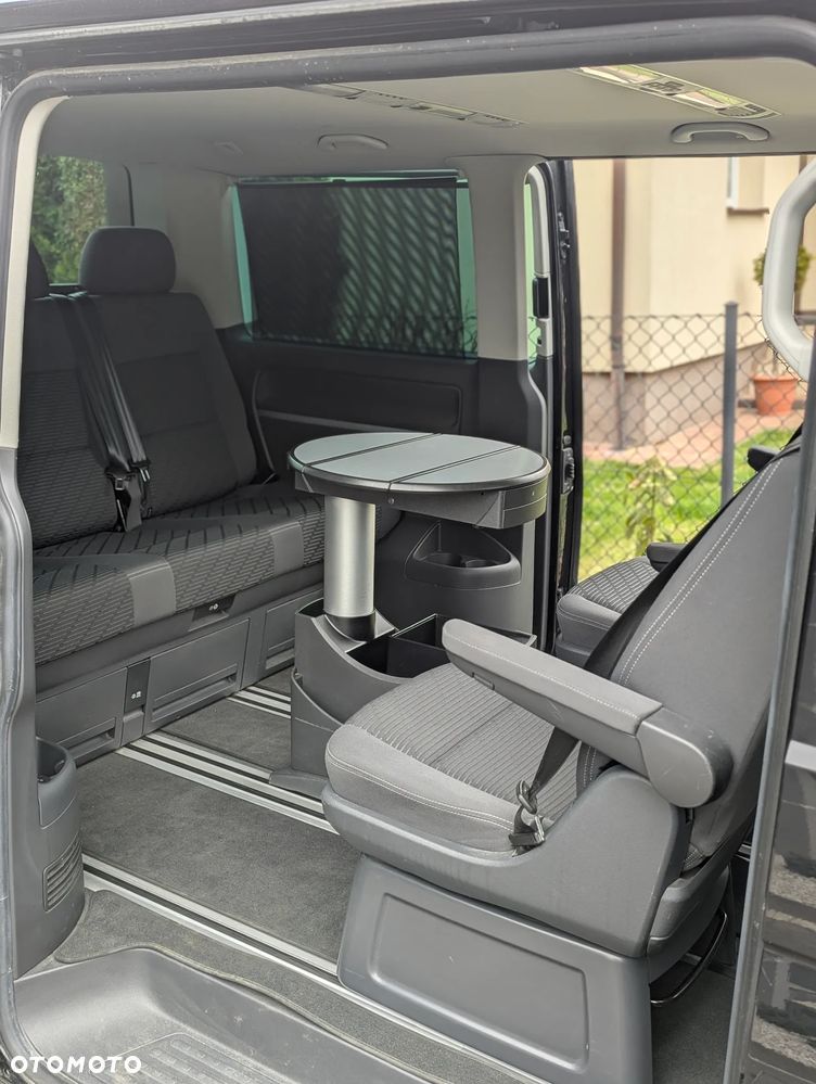 Volkswagen Multivan - 9