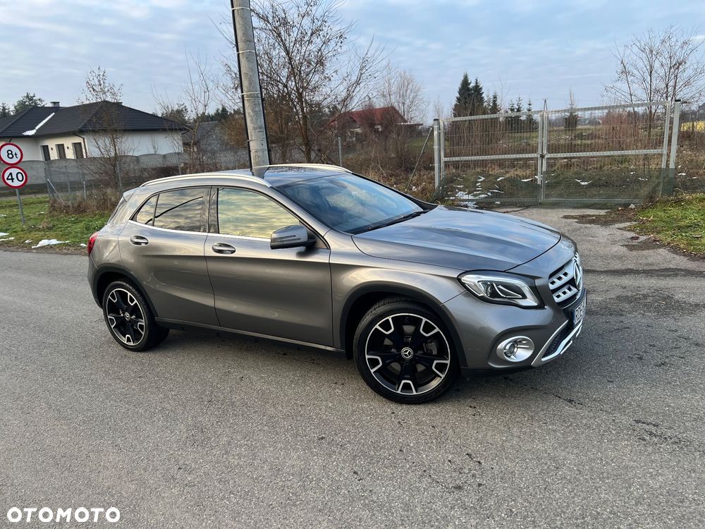 Mercedes-Benz GLA 250 7G-DCT AMG Line - 32