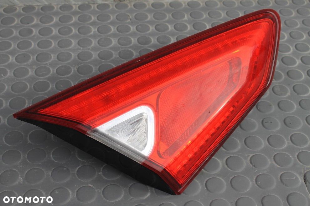 LAMPA W KLAPĘ LEWY TYŁ LEWA TYLNA NISSAN PULSAR 14-18 - 4