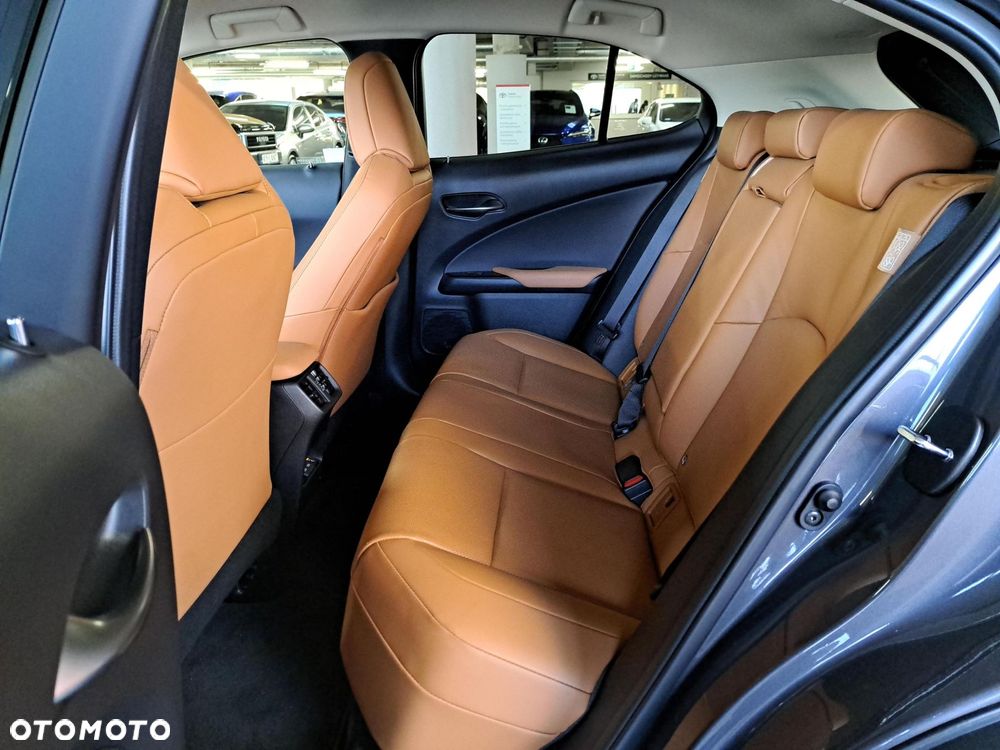 Lexus UX - 27