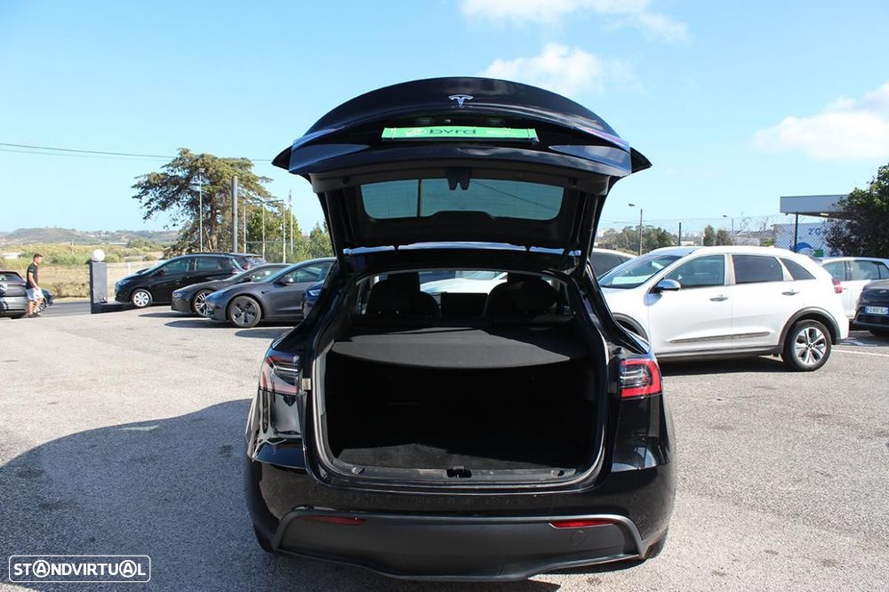 Tesla Model Y Standard - 11
