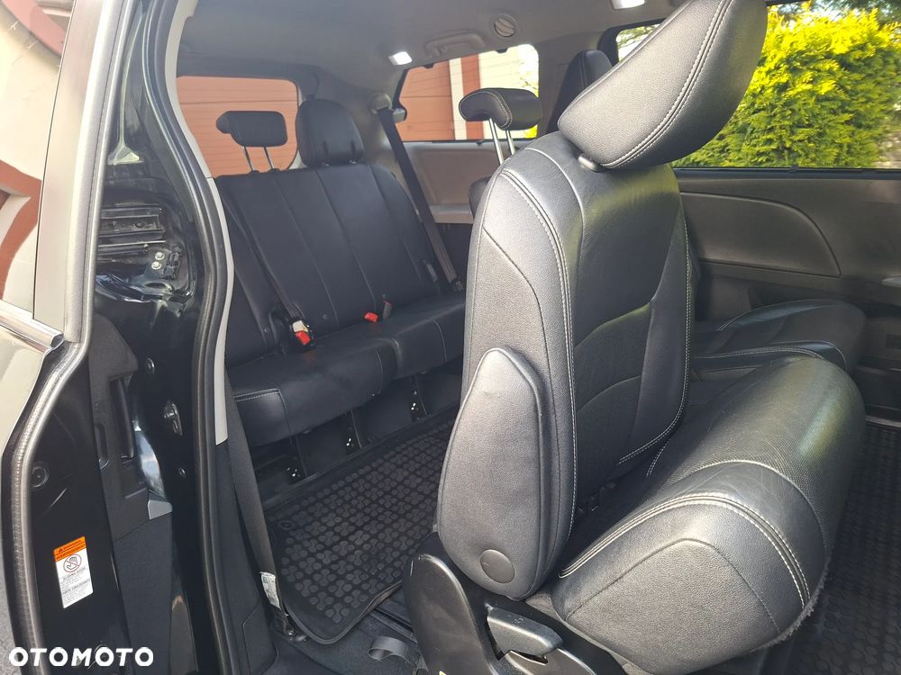Toyota Sienna 3.5 V6 - 17