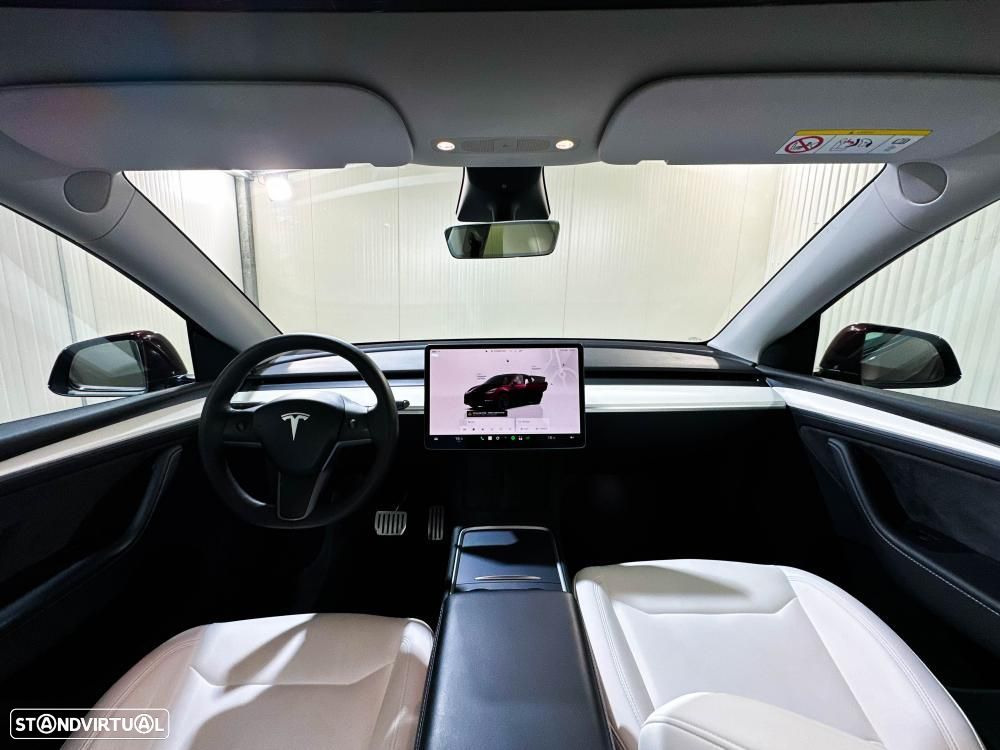 Tesla Model Y Performance Dual Motor AWD - 11