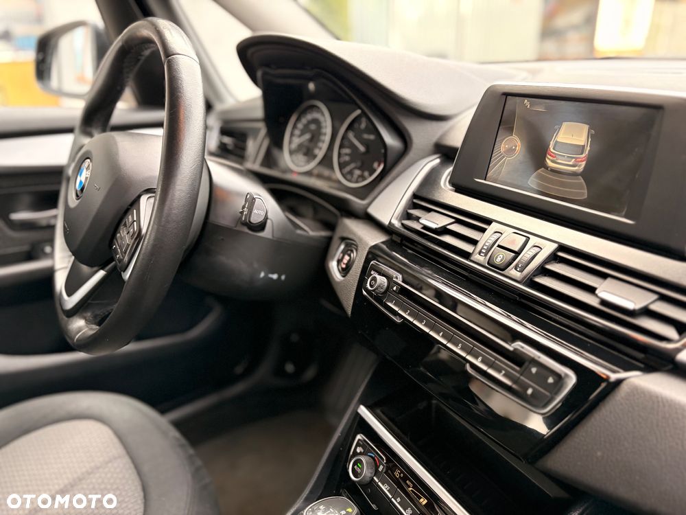 BMW Seria 2 216d - 30