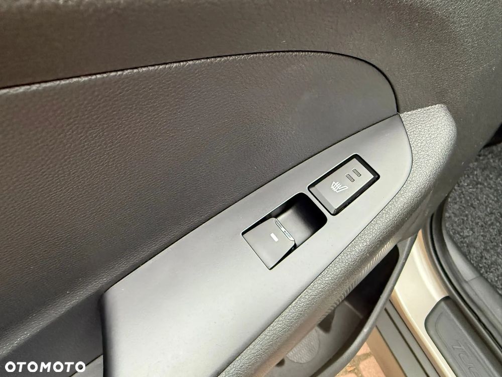 Hyundai Tucson 2.0 CRDI 4WD Automatik Style - 25