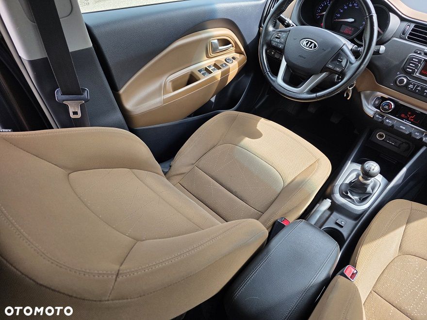 Kia Rio 1.2 Dream Team Edition - 22
