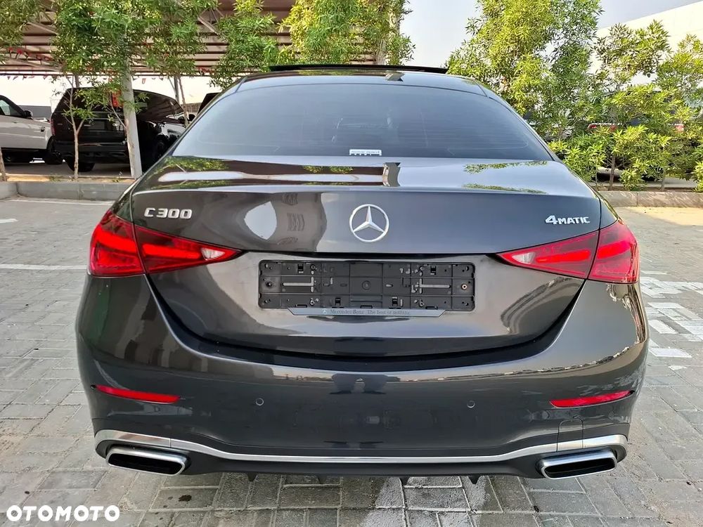 Mercedes-Benz Klasa C 300 4MATIC 9G-TRONIC - 4