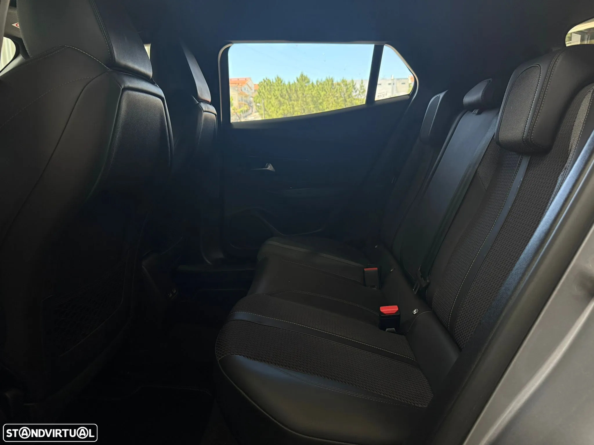 Peugeot 2008 1.2 PureTech GT - 35