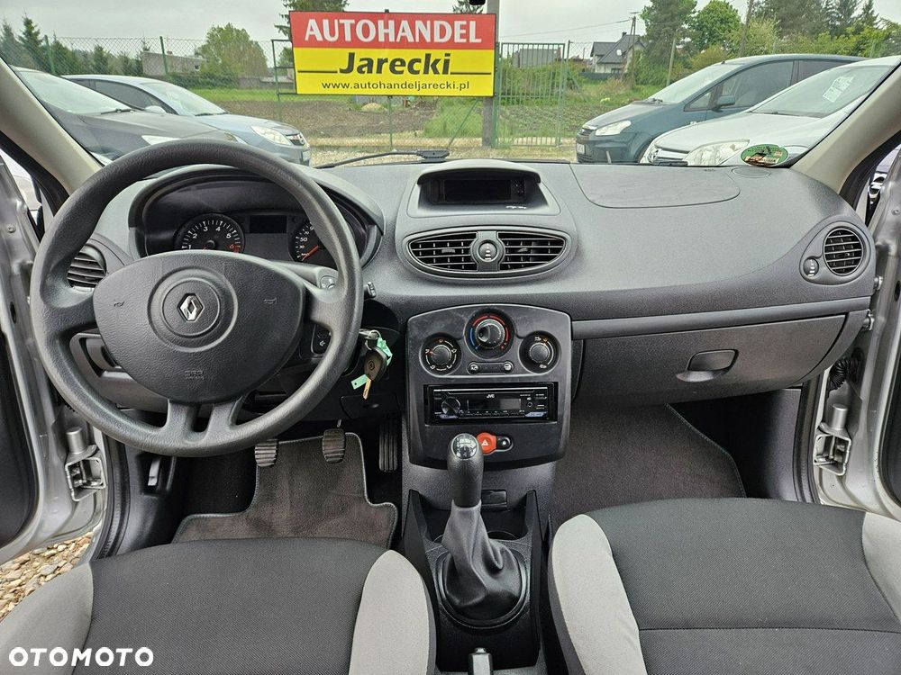 Renault Clio - 12