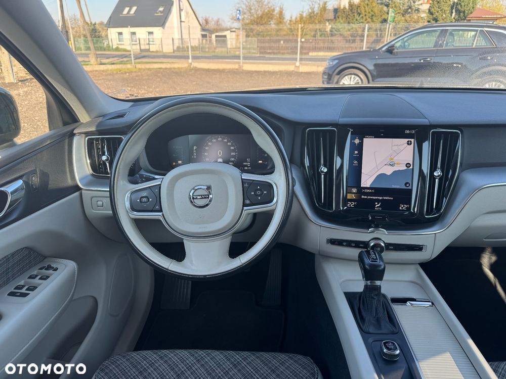 Volvo XC 60 D4 AWD Geartronic Momentum - 18