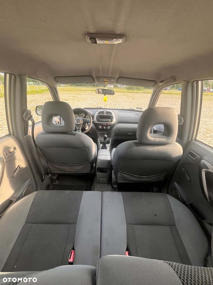 Toyota RAV4 - 8