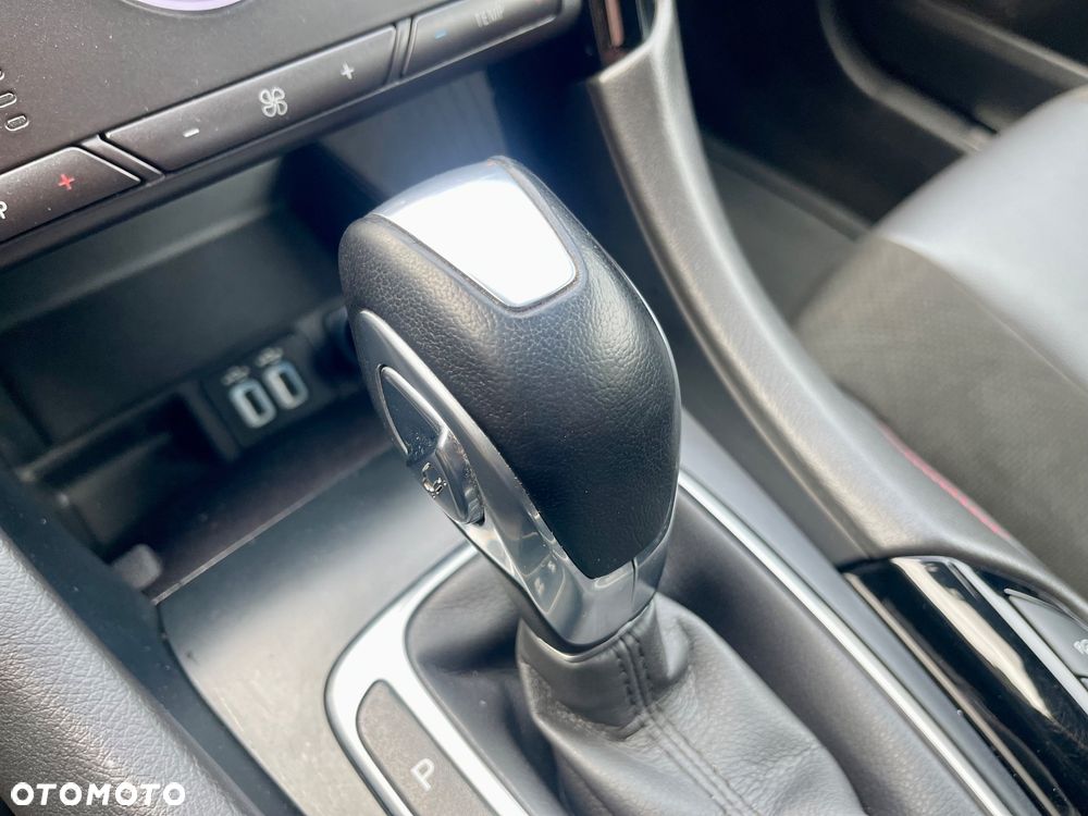 Ford Mondeo SW 2.0 Hybrid ST-Line Plus - 23