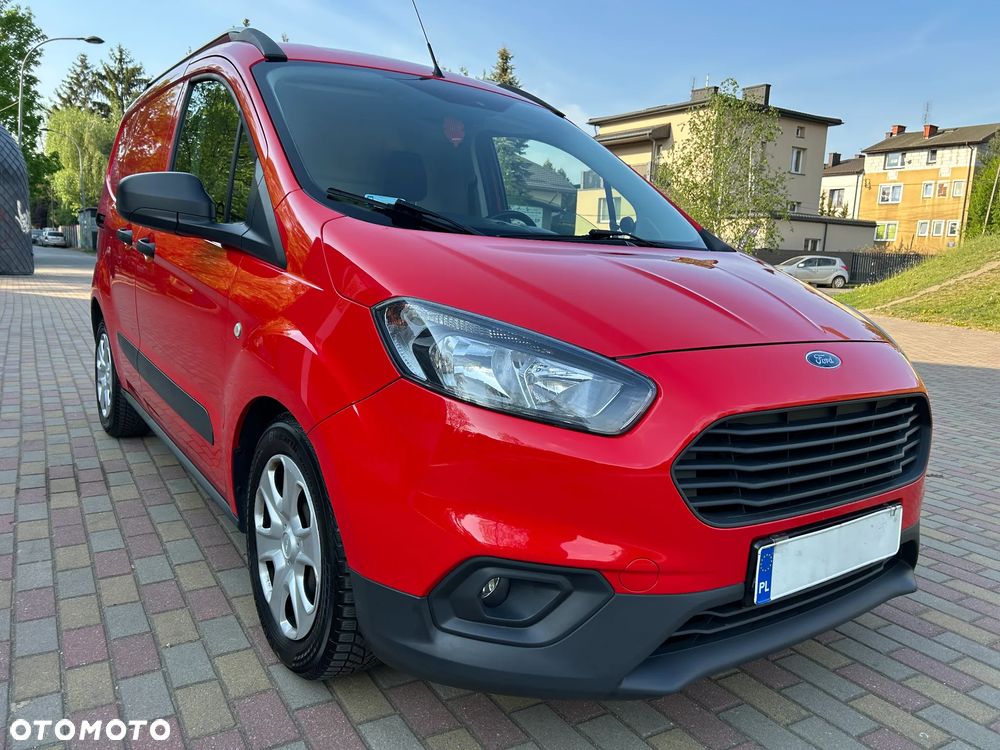 Ford Transit Courier - 30