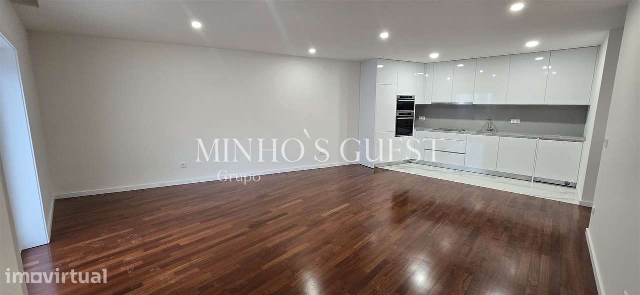 Apartamento T2 Totalmente Remodelado - Centro Histórico de Braga - Grande imagem: 2/17