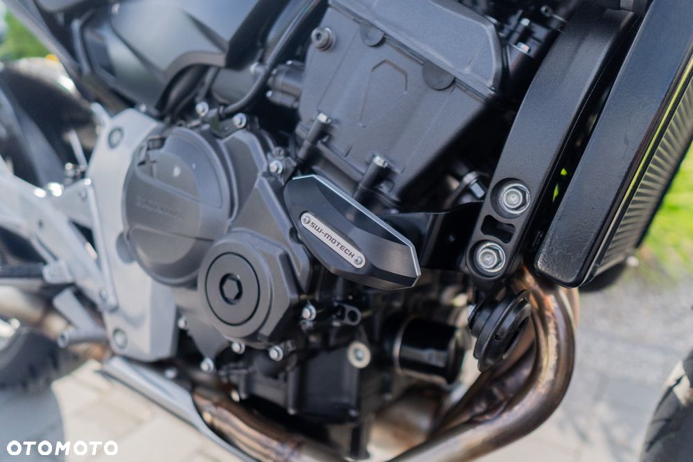 Honda Hornet - 18