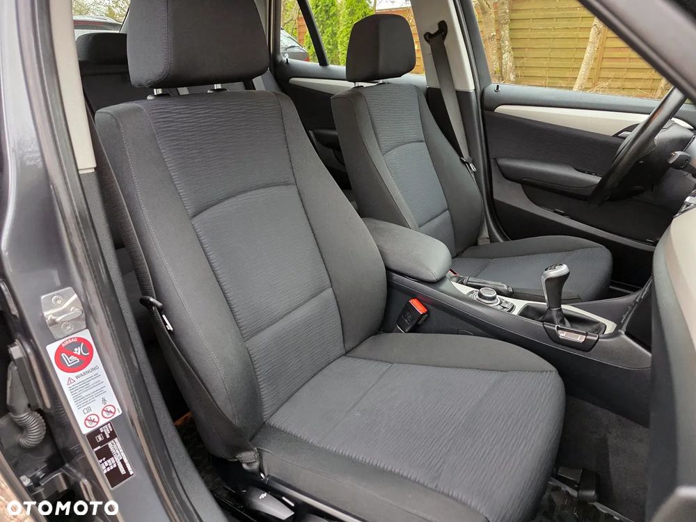 BMW X1 sDrive16d xLine - 30