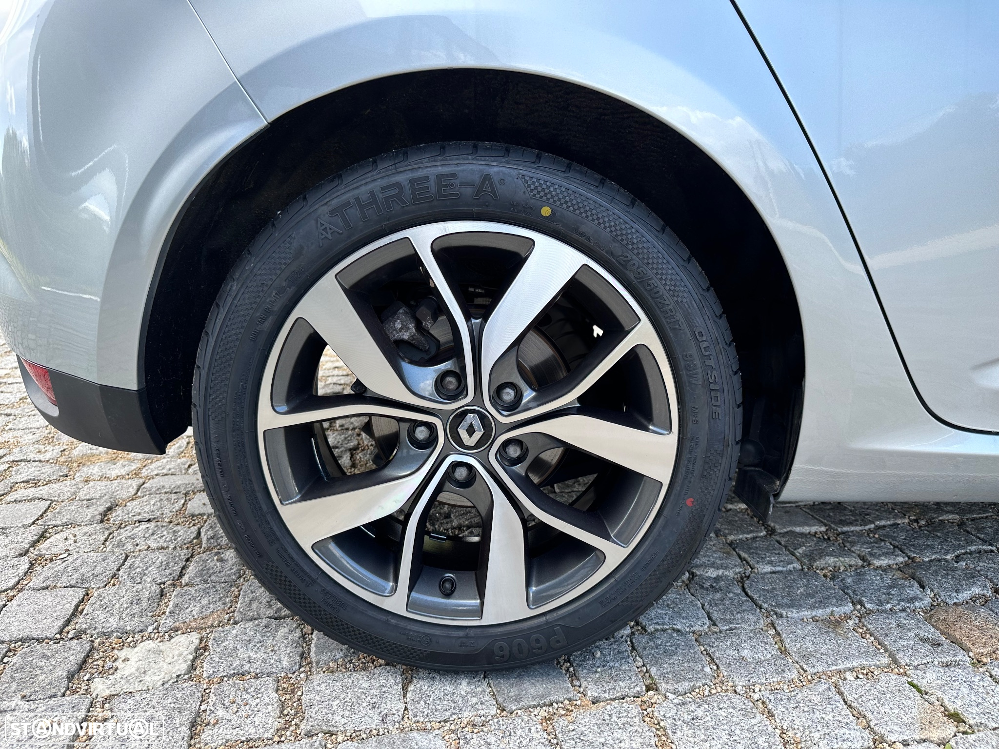 Renault Mégane 1.5 Blue dCi Limited - 5