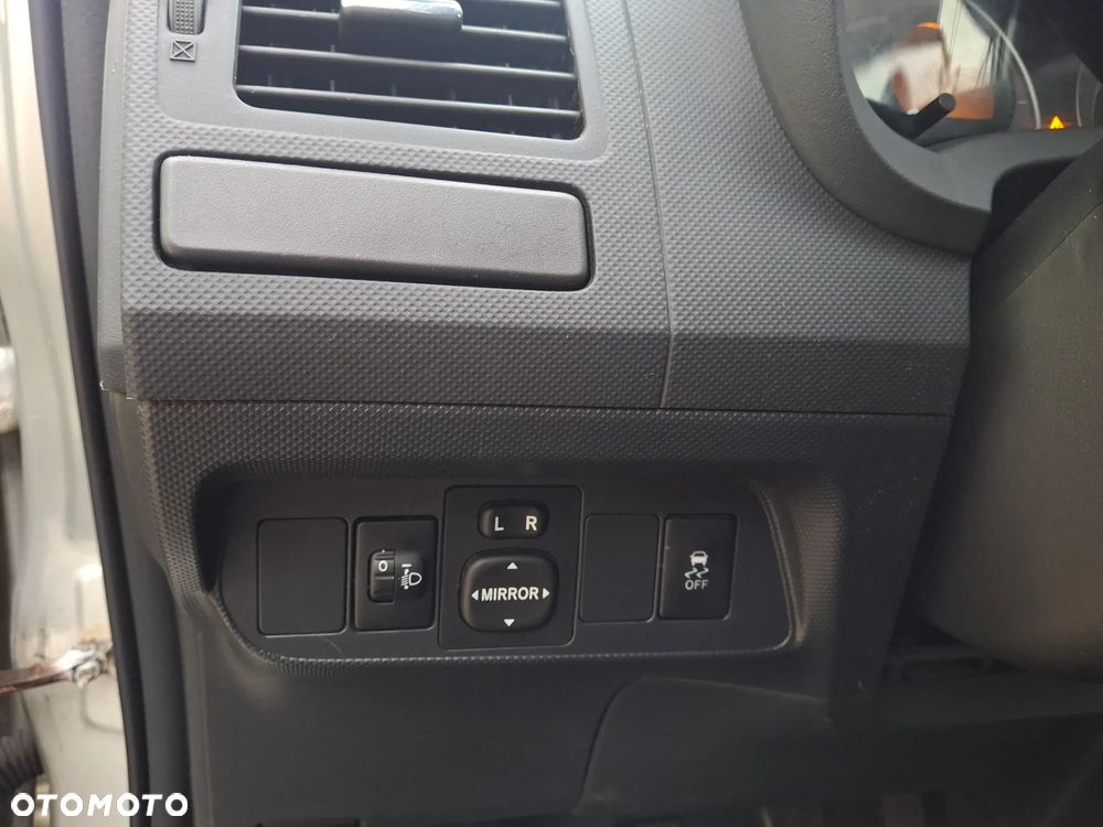 Toyota Auris 1.6 VVT-i Team - 29