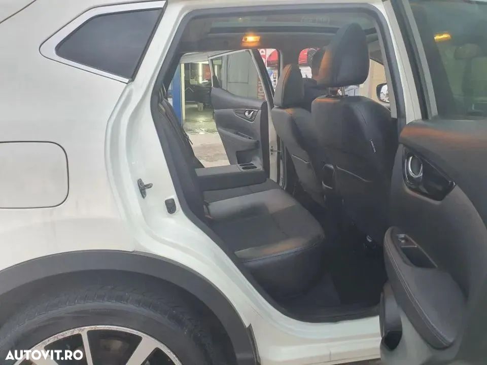 Nissan Qashqai 1.6 DCI Start/Stop X-TRONIC Tekna - 17