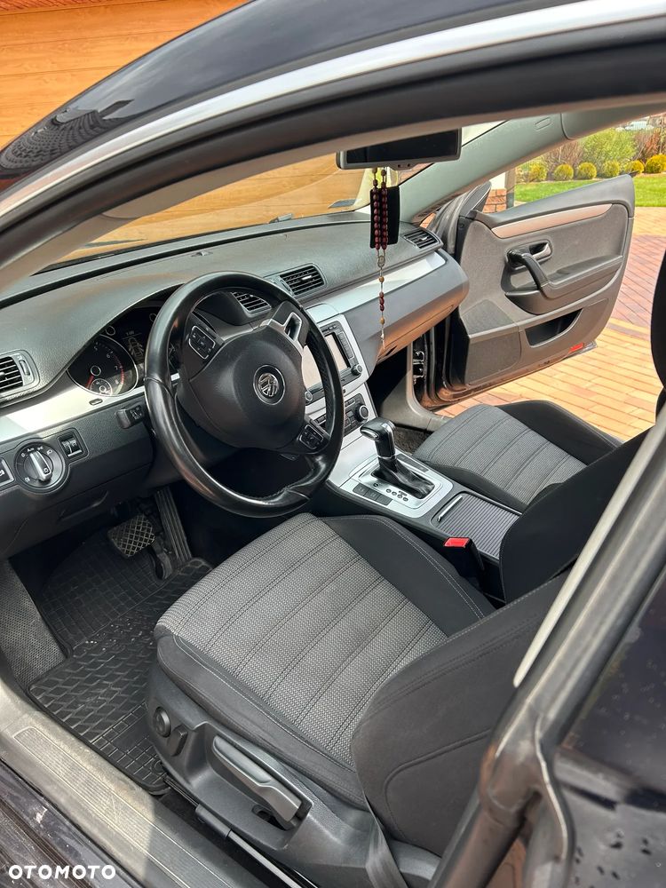 Volkswagen Passat CC - 24