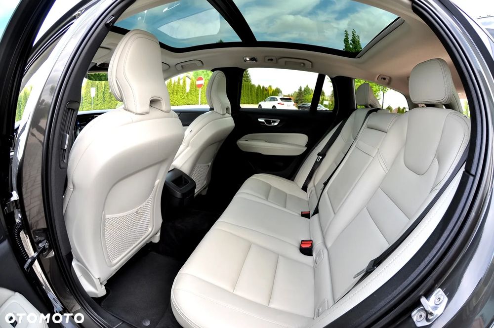 Volvo V60 Cross Country D4 Geartronic Pro - 23