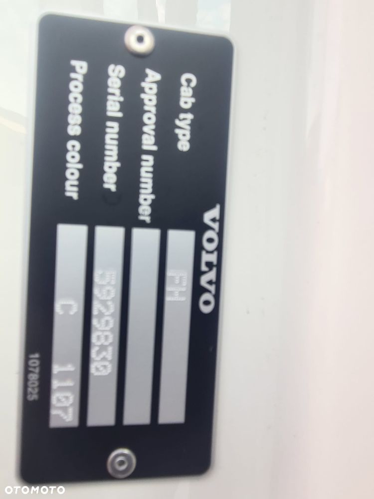 Volvo FH 460 6X2 EURO6 KONTENER IZOTERMICZNY FUL WYPOSARZONY SUPER STAN 18 PALET - 16
