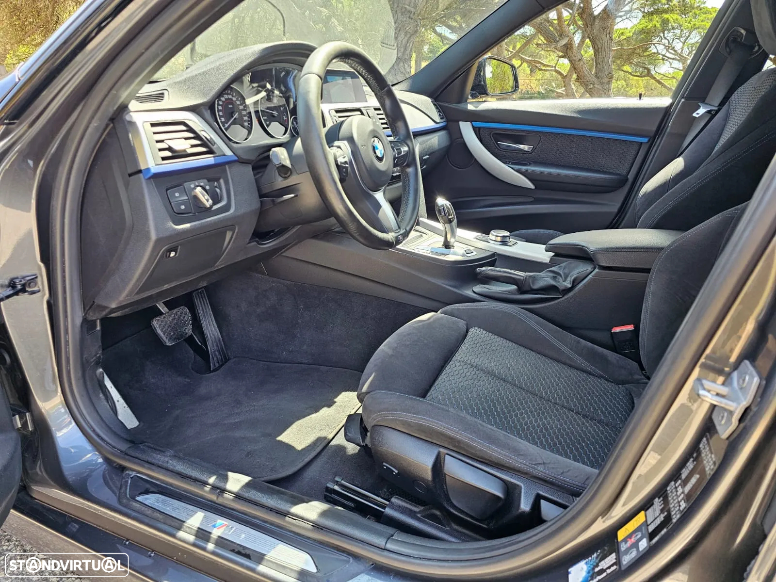 BMW 330 e iPerformance Pack M - 11
