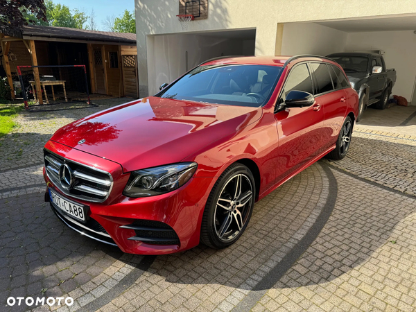 Mercedes-Benz Klasa E 220 d 4Matic T 9G-TRONIC AMG Line