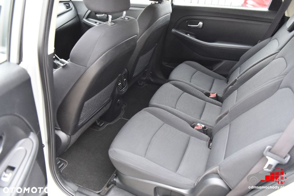 Kia Carens - 18