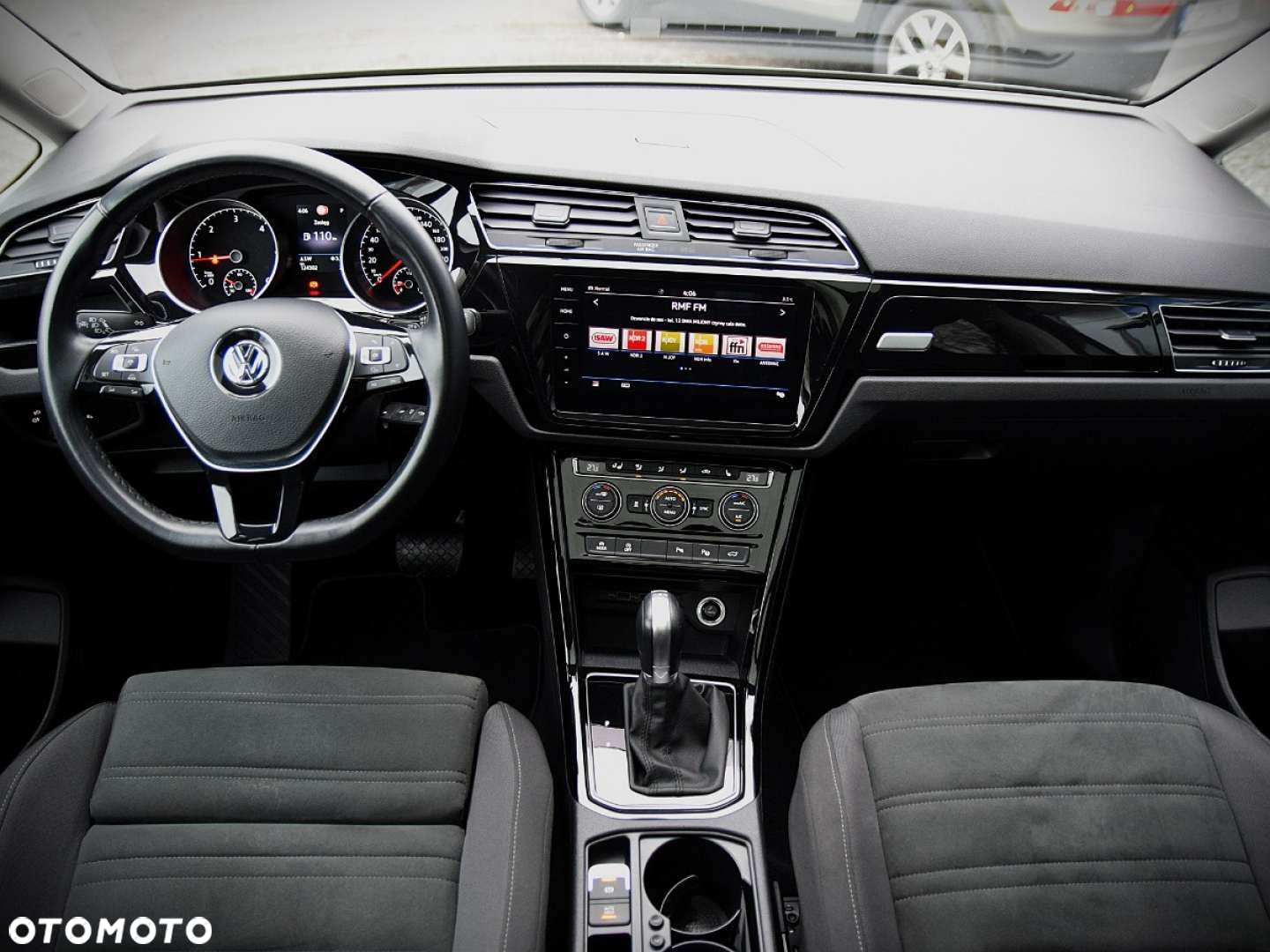 Volkswagen Touran - 6