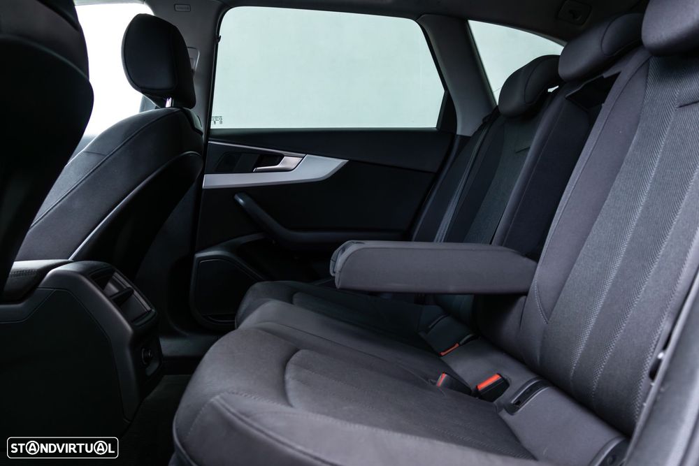 Audi A4 Avant 35 TDI S tronic - 31