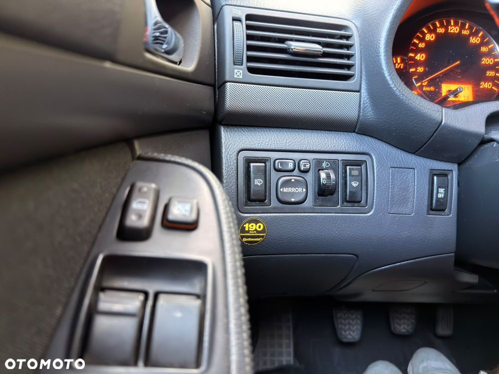 Toyota Avensis - 26
