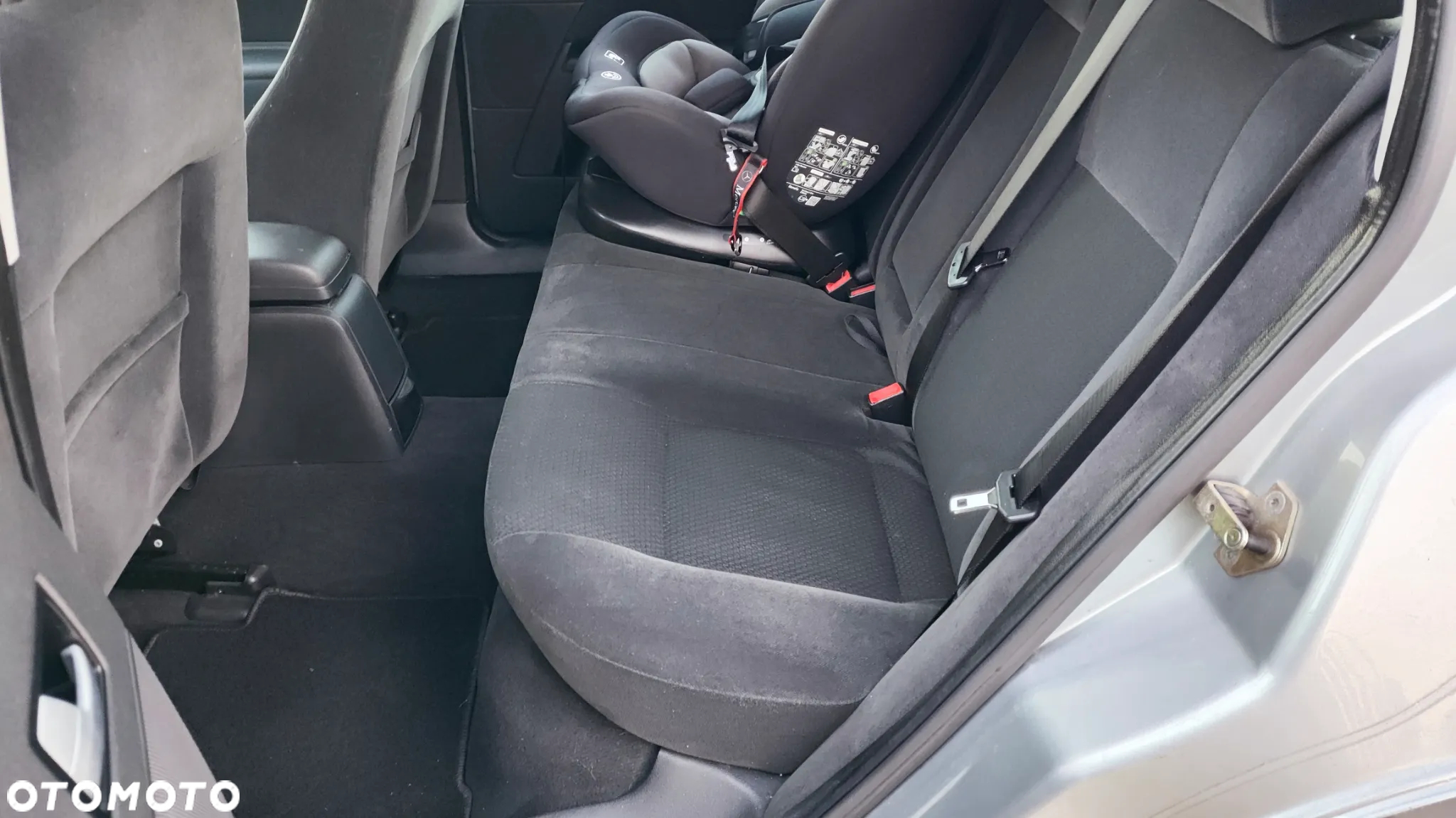 Ford Mondeo 2.0 Ghia - 12