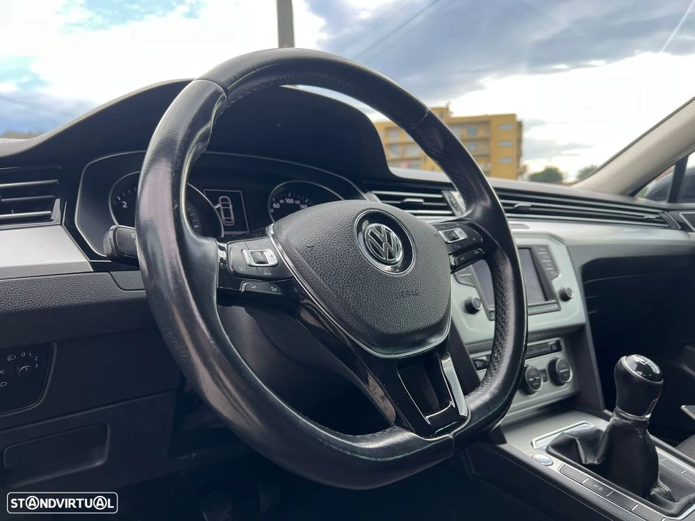 VW Passat 1.6 TDI BlueMotion - 15
