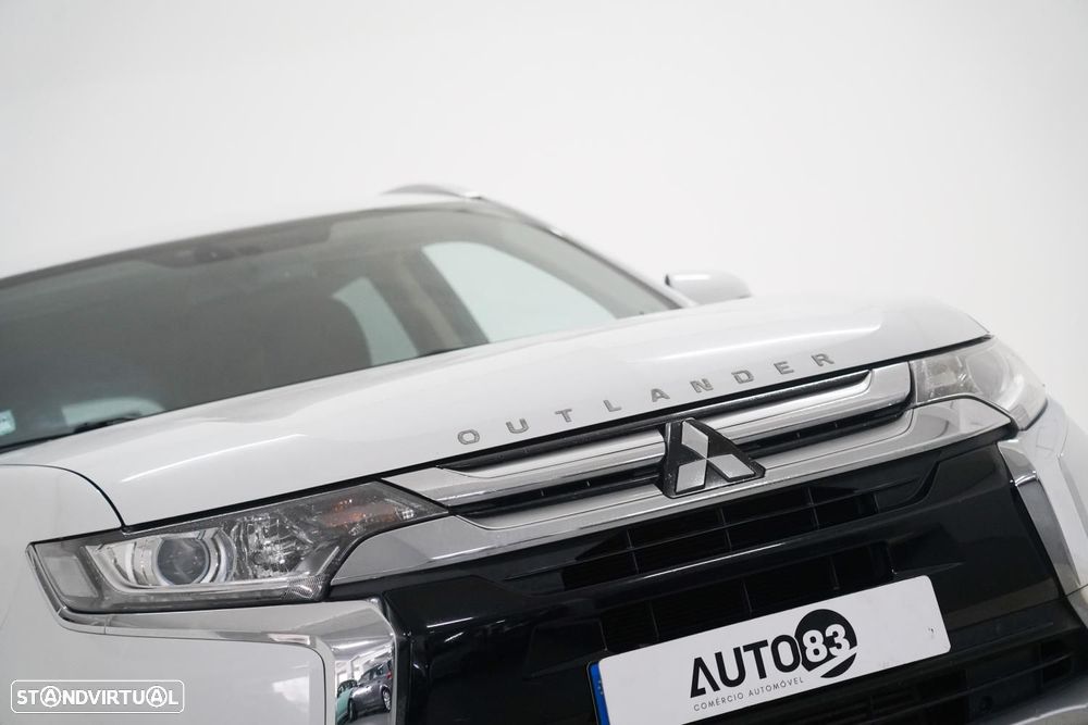 Mitsubishi Outlander 2.2 DI-D Intense - 17