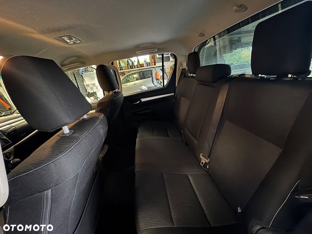 Toyota Hilux 2.4 D-4D Double Cab DLX 4x4 - 23
