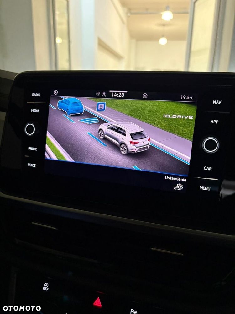 Volkswagen T-Roc - 18