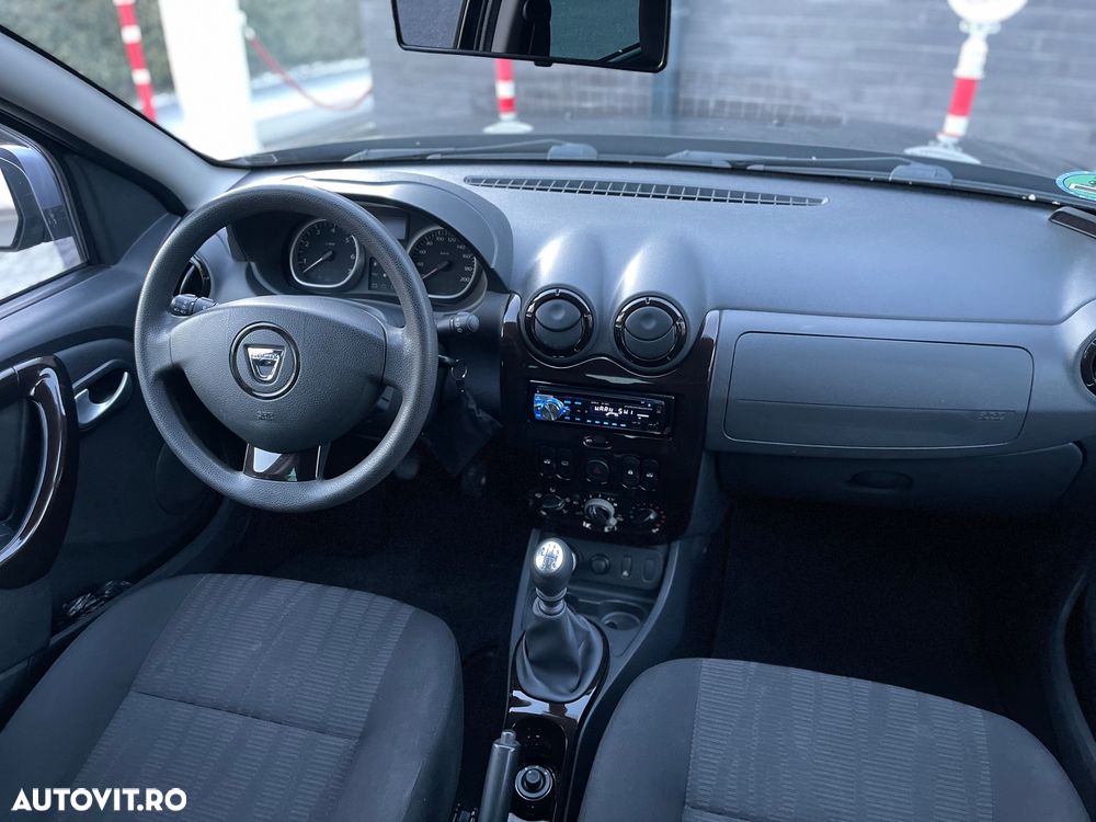 Dacia Duster 1.6 16V 4x4 Prestige - 5