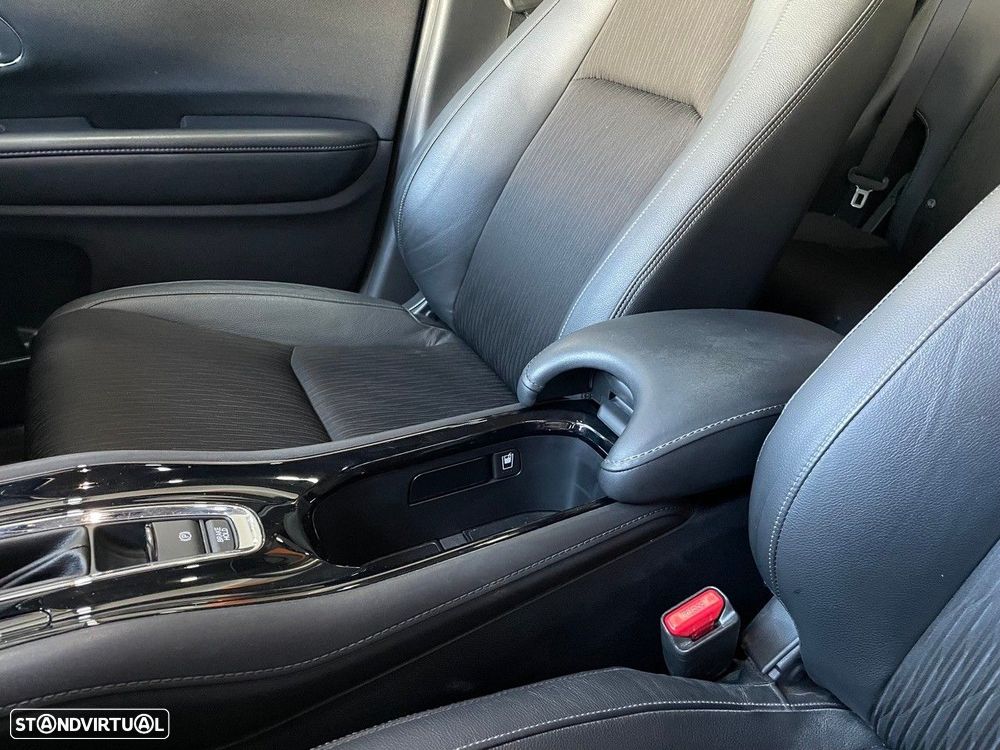 Honda HR-V 1.5 i-VTEC Executive CVT - 25