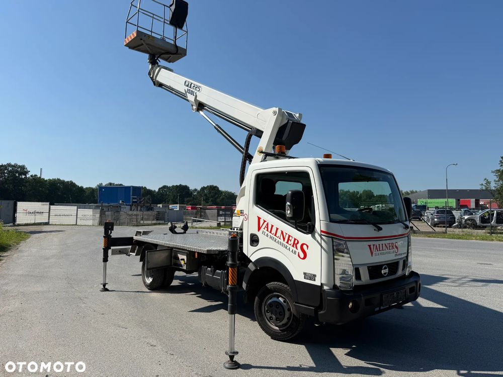 Nissan Cabster N400 - 5
