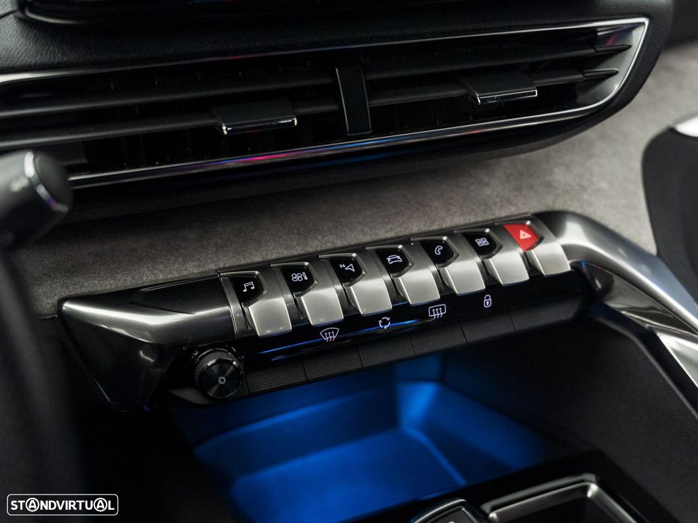 Peugeot 3008 1.5 BlueHDi GT EAT8 - 28