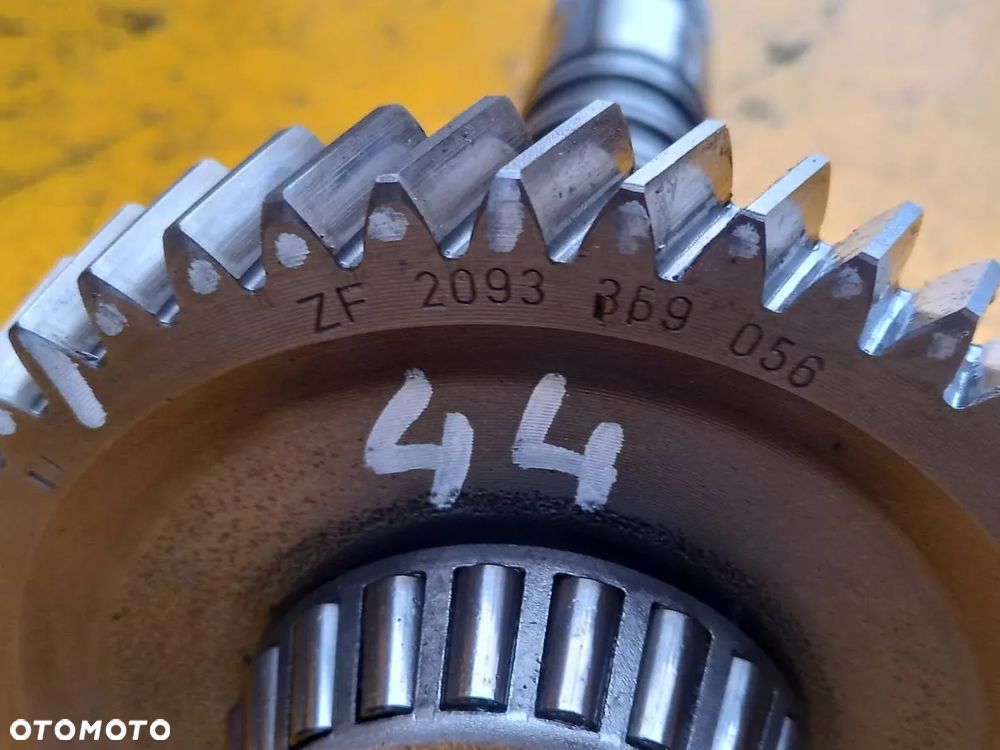 Wałek kosza sprzęgła Z44 ZF  Deutz Fahr Agrotron 106 - 2