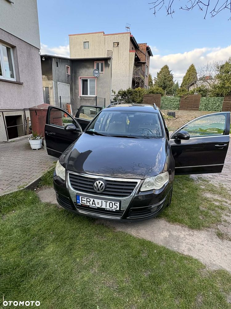 Volkswagen Passat - 1