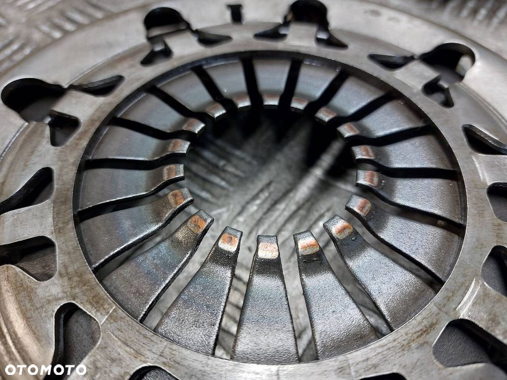 SPRZĘGŁO TARCZA + DOCISK + ŁOŻYSKO OPOROWE FORD FOCUS MK2 1.6 16V - 2