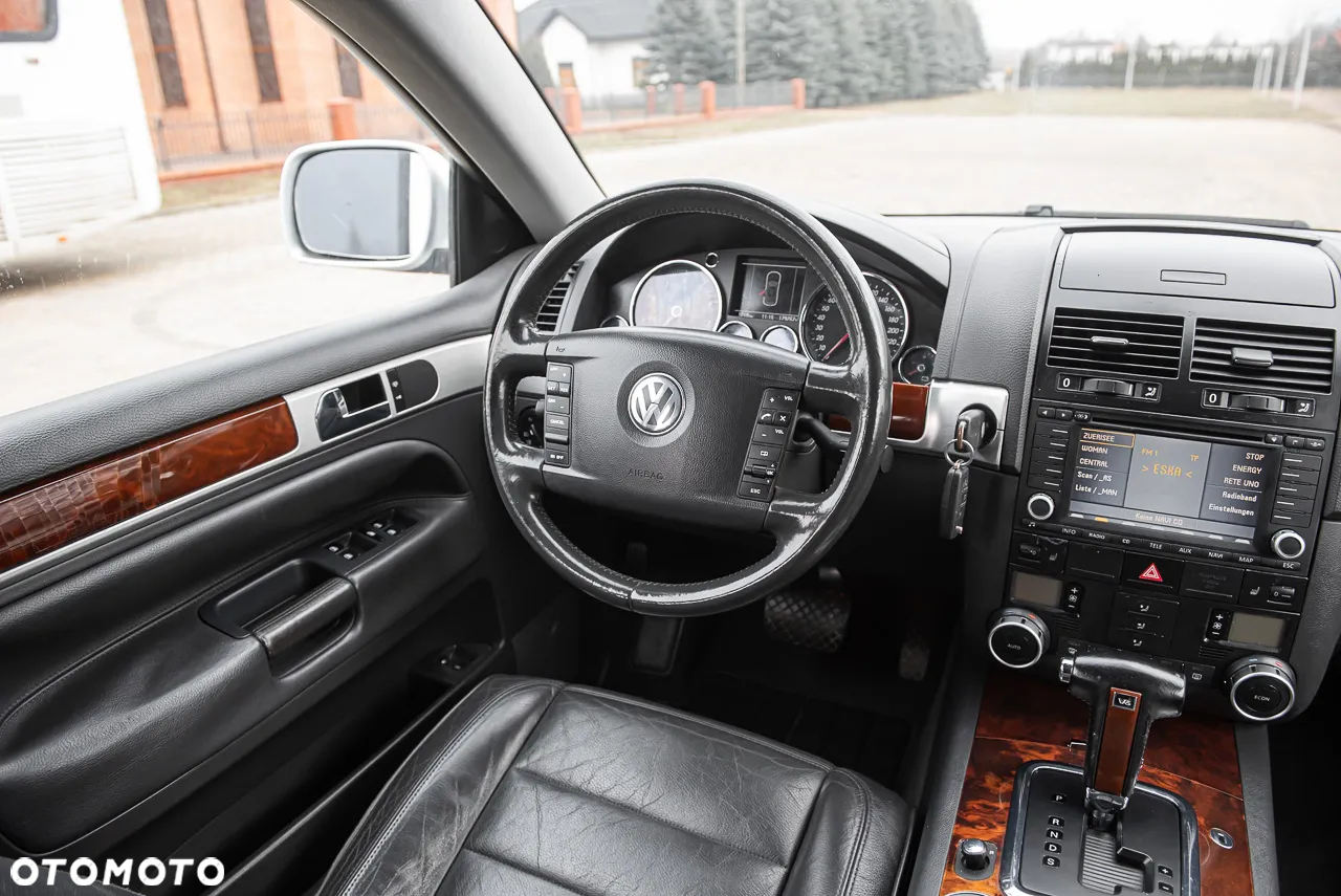 Volkswagen Touareg 3.2 V6 Tiptr - 23