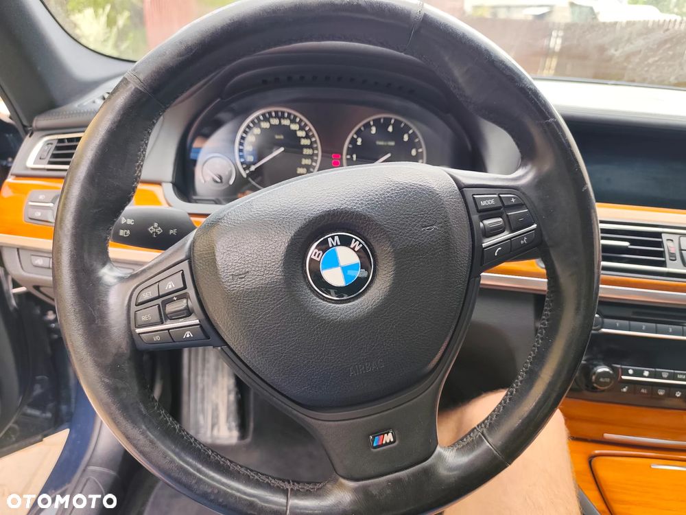 BMW Seria 7 750i L xDrive - 36