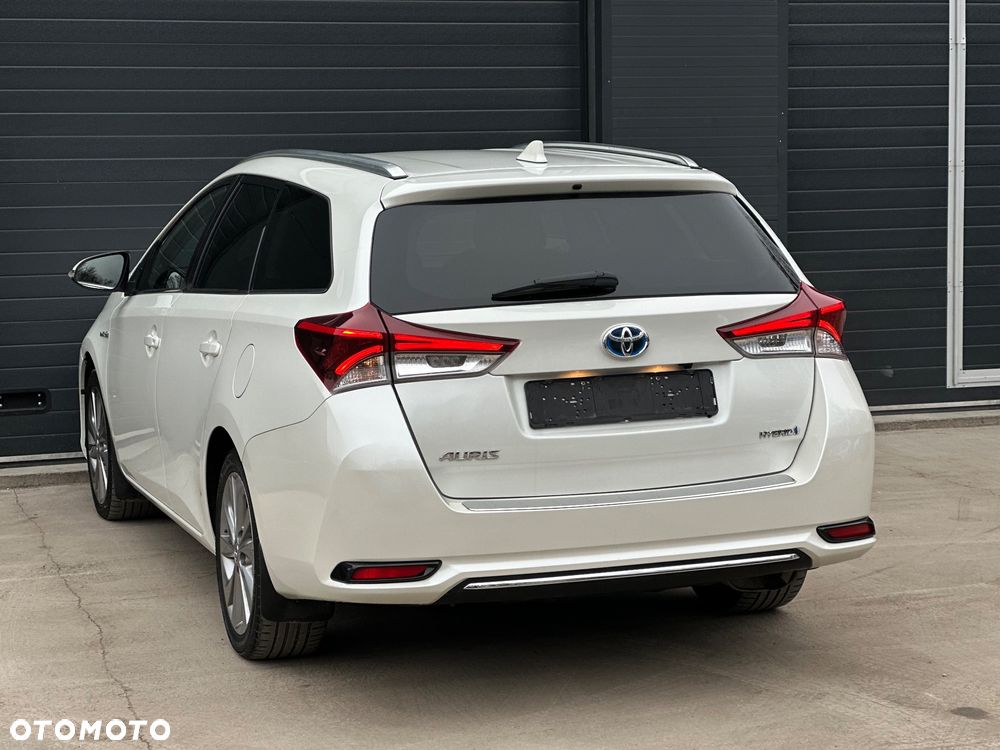 Toyota Auris 1.8 HSD Luna - 6