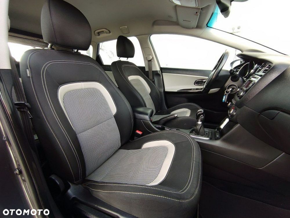 Kia Ceed - 14