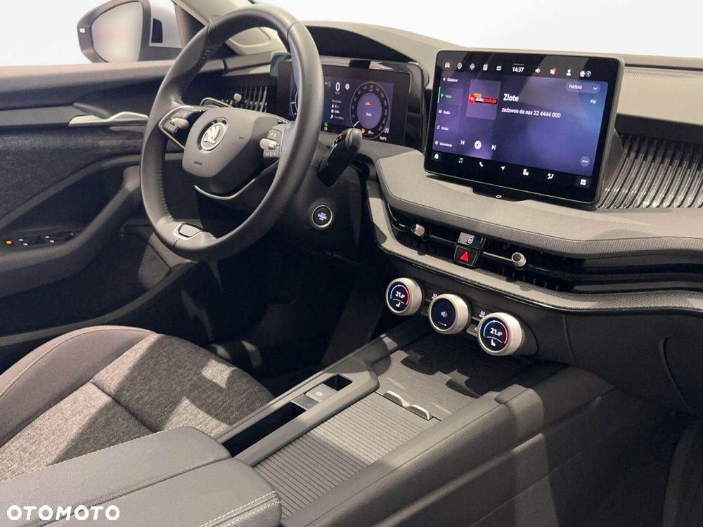 Skoda Superb 2.0 TDI SCR Essence DSG - 24